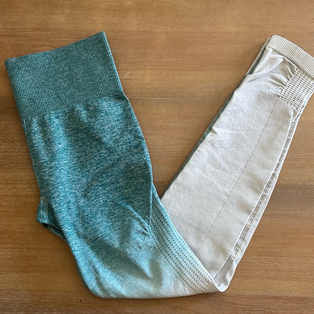 Two-Tone Ombré Seamless Perforated Active Leggings Teal Gray, Sz Medium Sporty